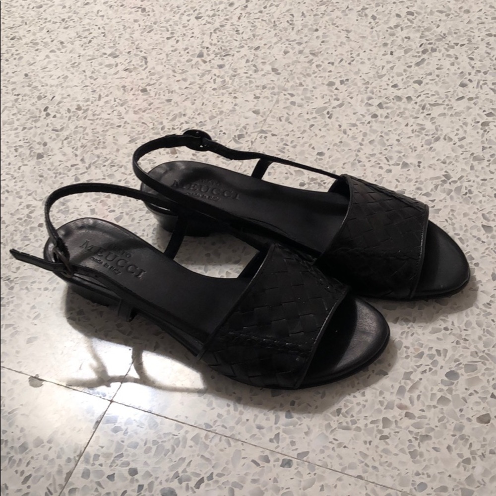 Sesto Meucci Black Leather Sandals sz 6. Like new!